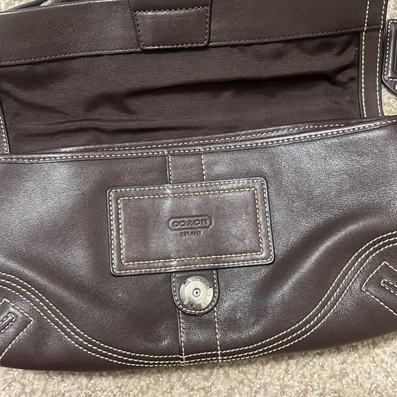 COPY - Coach brown leather purse - Picture 2 of 9